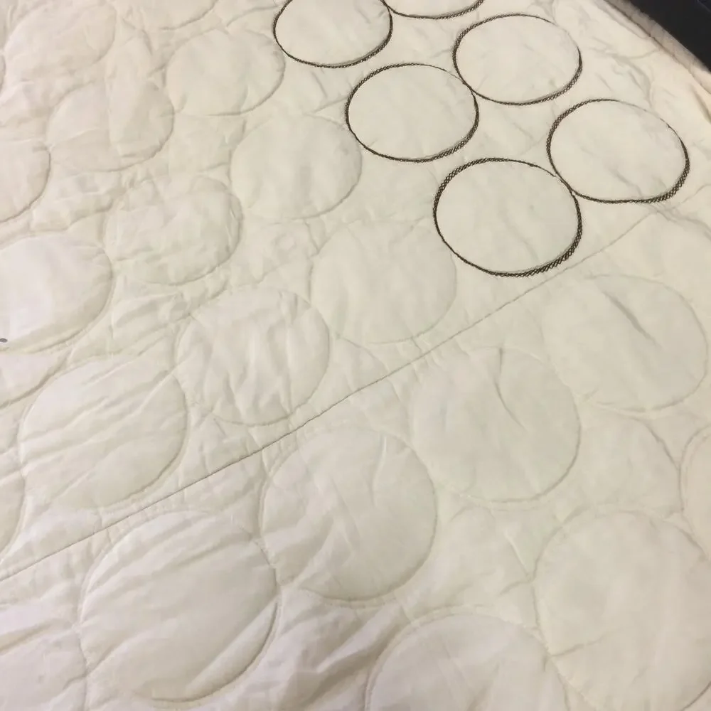 Vintage Cream Circle MCM quilted coverlet bedspread Full Double Drop Sides